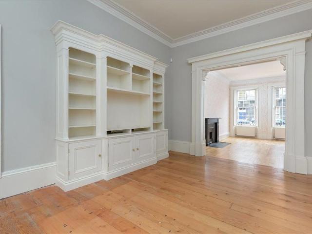 Townhouse for rent in Scotland