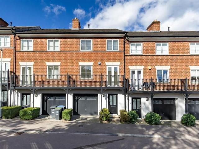 House for rent in Ivy Chimneys, Epping