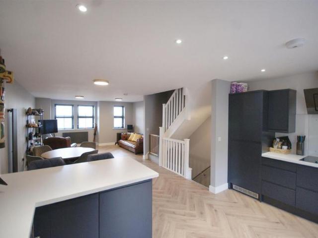 Townhouse for rent in New Boultham, Brayford