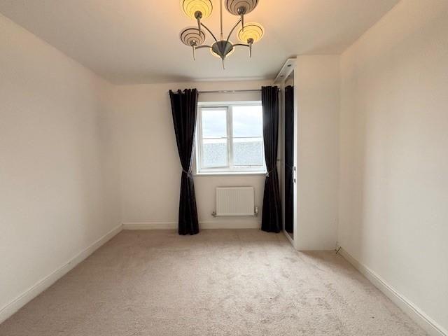 Townhouse for rent in Berryfield, Buckinghamshire