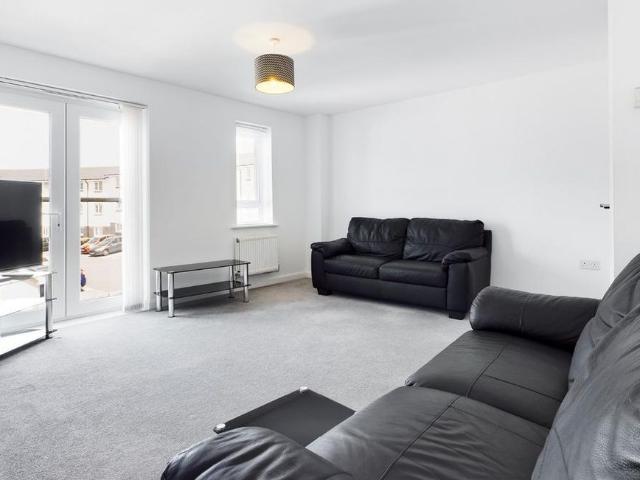 Townhouse for rent in Nangreaves, Wales