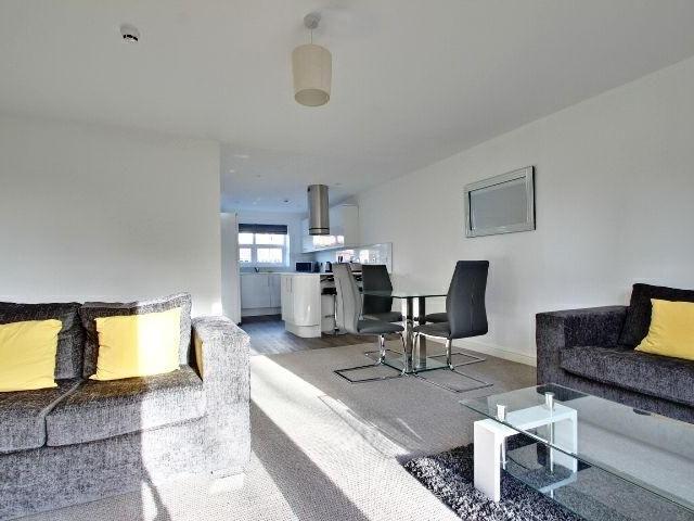 Townhouse for rent in West Hampstead, Greater London