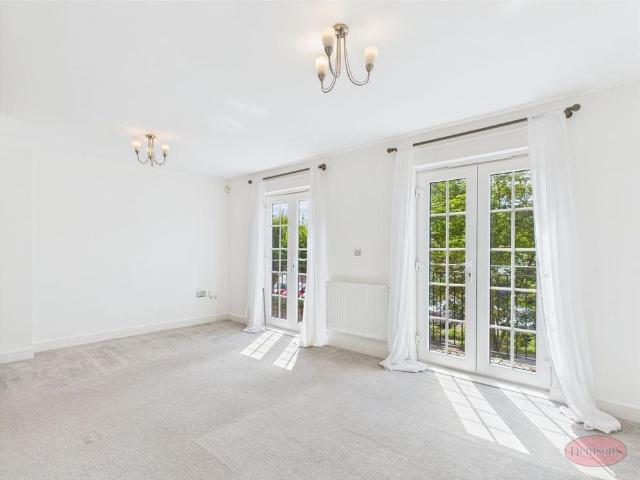 Townhouse for rent in Purewell, Christchurch