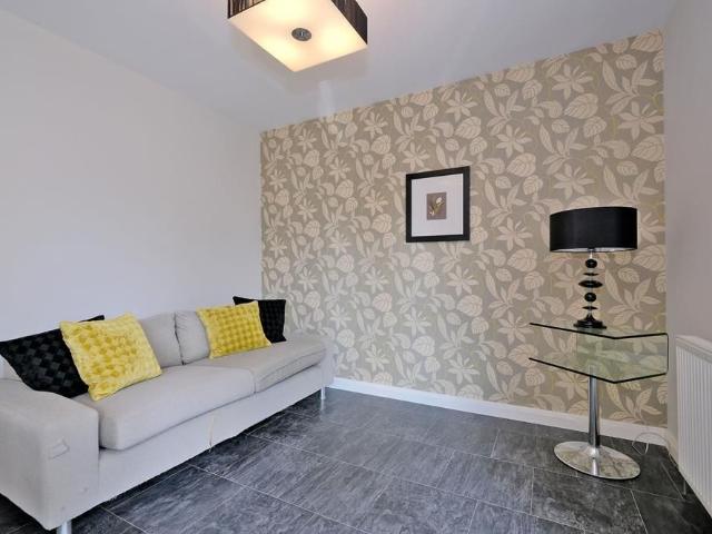Townhouse for rent in Craigiebuckler, Ballindoch