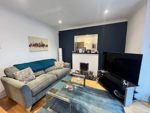 Townhouse for rent in Heald Green, Stockport