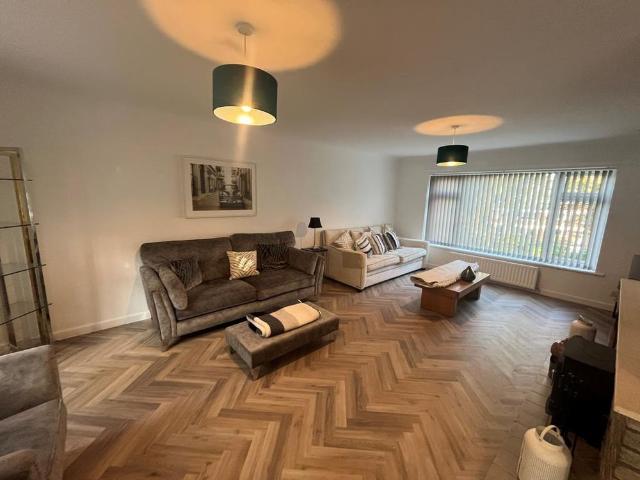 Townhouse for rent in West Cliff, Bournemouth