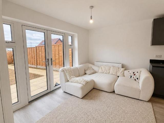 Townhouse for rent in Hamerton, Kent