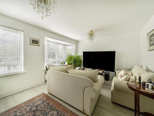 Townhouse for rent in Royal Borough of Kingston upon Thames, Greater London