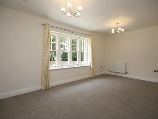 Townhouse for rent in Furze Platt, Maidenhead