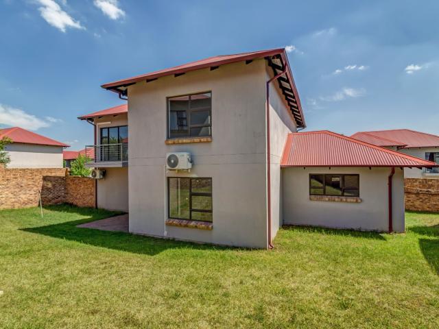 Townhouse for rent in Randburg, Gauteng