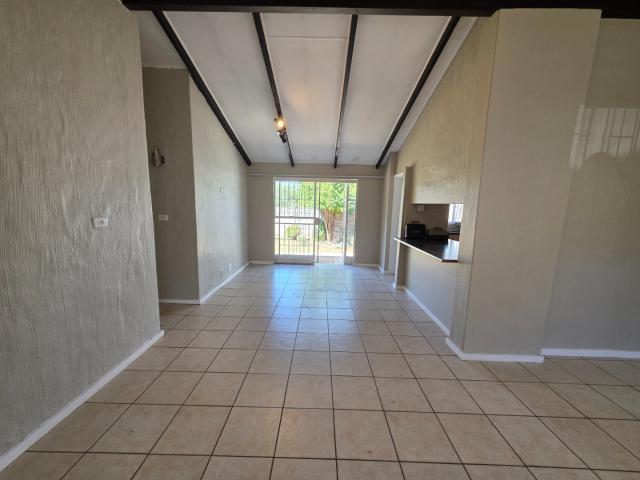 Townhouse for rent in Waterkloof, Gauteng