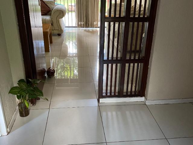 Townhouse for rent in Waterkloof, Gauteng