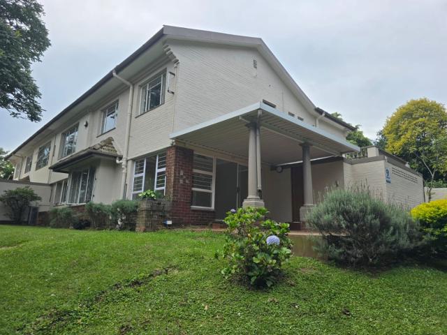 Townhouse for rent in Kloof, Kwazulu-natal
