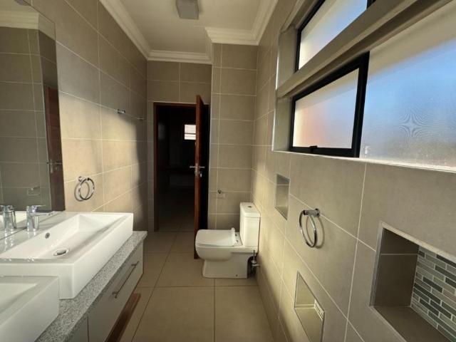 Townhouse for rent in Waterkloof, Gauteng