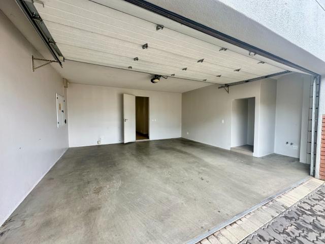 Townhouse for rent in Waterkloof, Gauteng