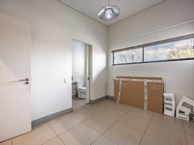 Townhouse for rent in Waterkloof, Gauteng
