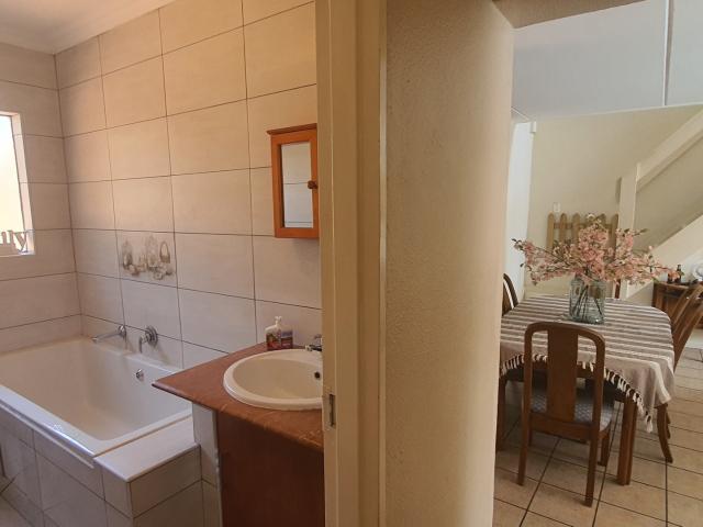 Townhouse for rent in Nooitgedacht, Gauteng