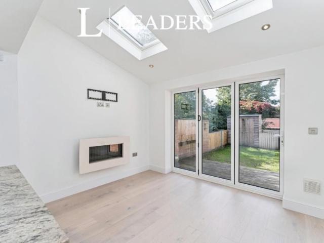 Townhouse for rent in Handbridge, Chester