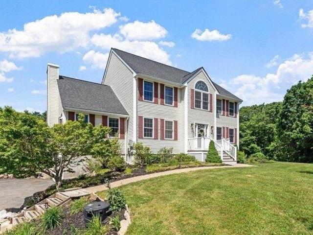 House for sale in Townsend, Massachusetts