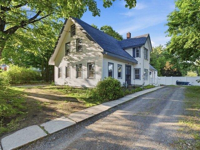 House for sale in Townsend, Massachusetts