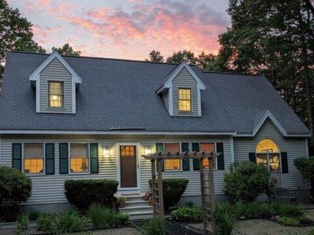 House for sale in Townsend, Massachusetts