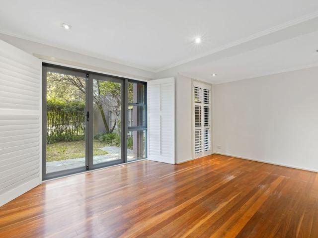 Townhouse for rent in Lower North Shore, Sydney