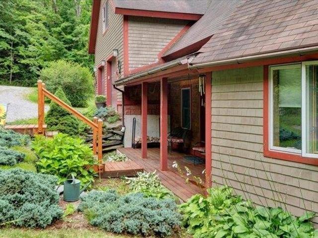 House for sale in North Underhill, Underhill