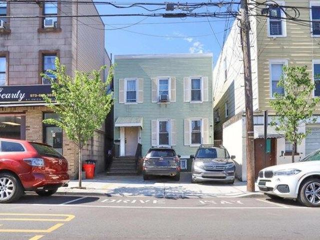 House for sale in Hudson, New Jersey