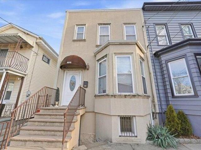 House for sale in Hudson, New Jersey
