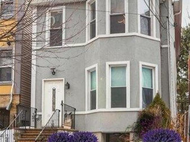 House for sale in Hudson, New Jersey