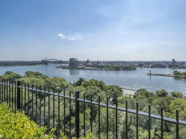 Apartment for sale in Arverne, New York