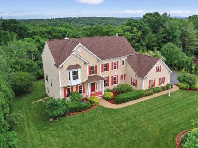 House for sale in Upton, Massachusetts