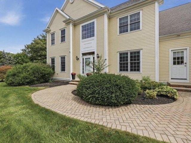House for sale in Upton, Massachusetts