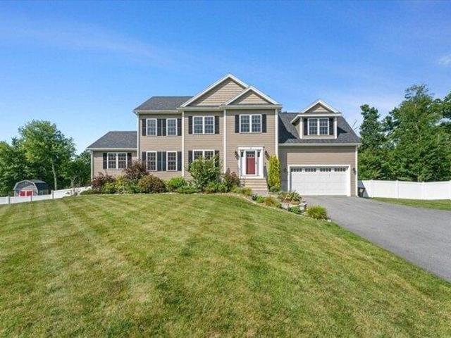House for sale in North Uxbridge, Massachusetts