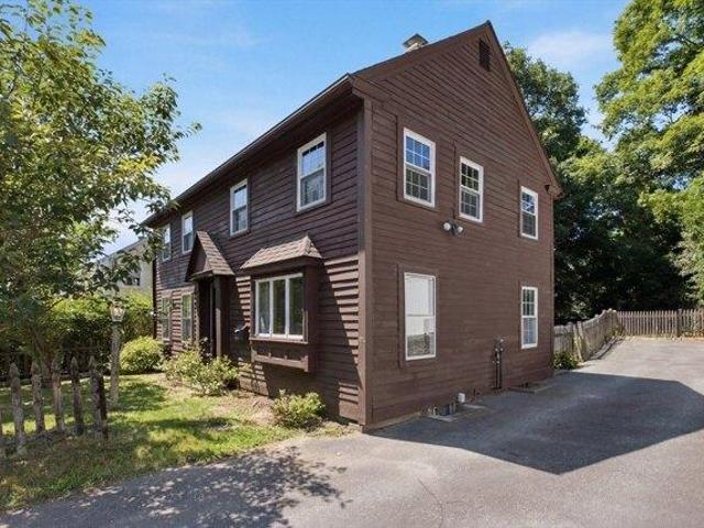 House for sale in North Uxbridge, Massachusetts
