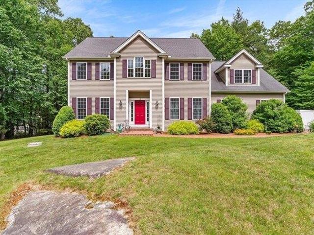 House for sale in North Uxbridge, Massachusetts