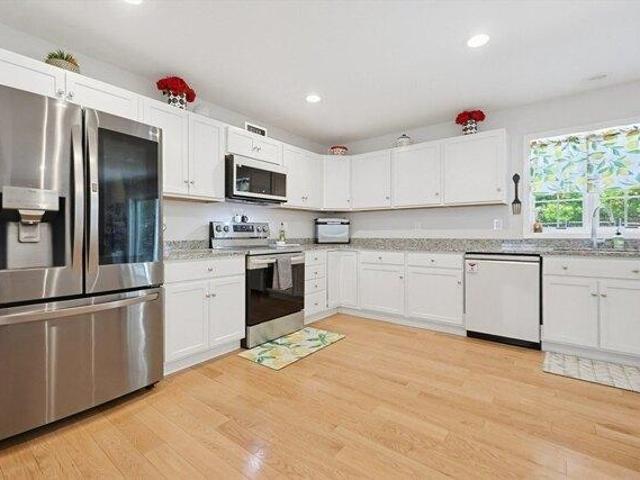 House for sale in North Uxbridge, Massachusetts