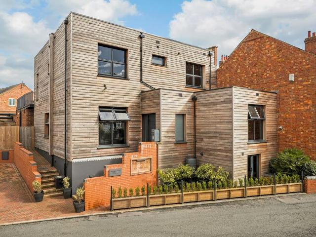 House for sale in Weedon Bec
