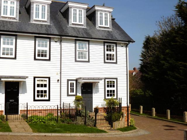 House for sale in Heathlands, East Sussex