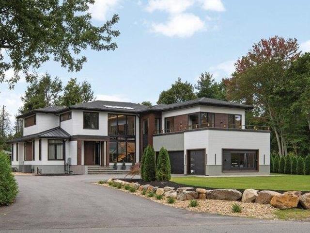 House for sale in Wakefield, Middlesex County