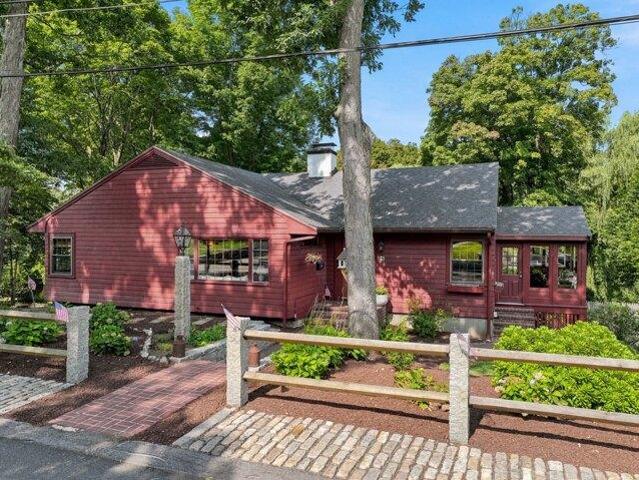 House for sale in Wakefield, Middlesex County