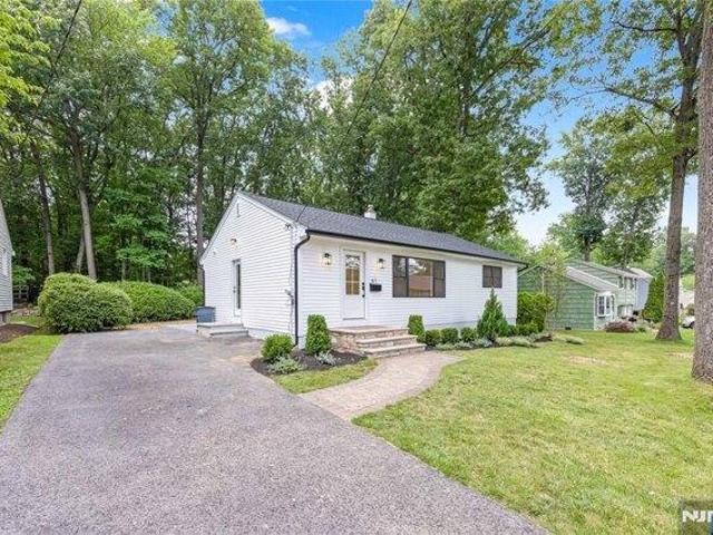 House for sale in Waldwick, New Jersey