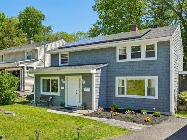 House for sale in Waldwick, New Jersey