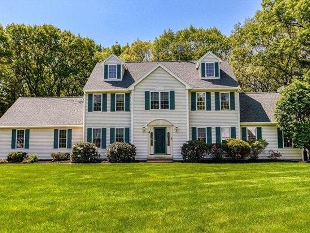 House for sale in Walpole, Massachusetts