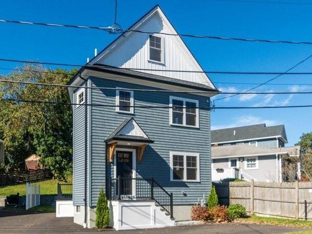 House for sale in Kingston, Waltham