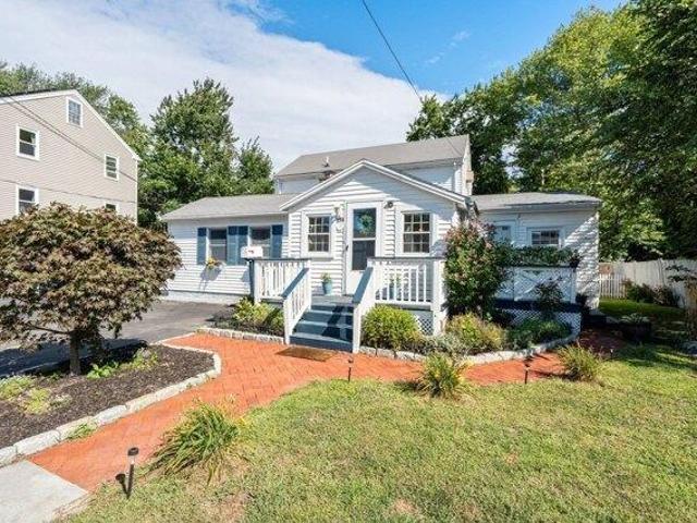 House for sale in Kingston, Waltham
