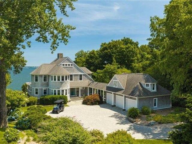 House for sale in Warwick, Kent County