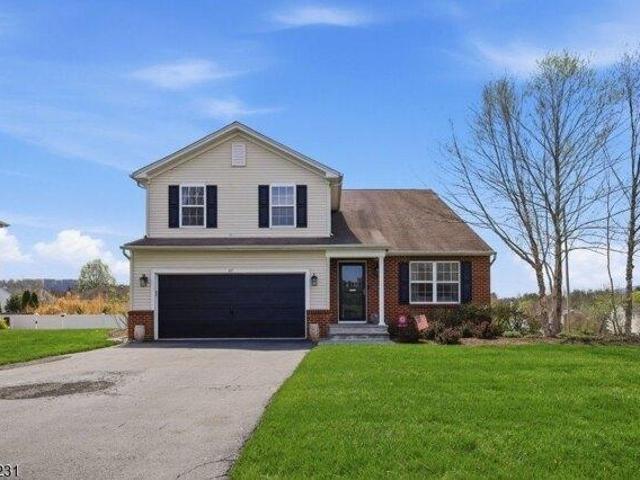 House for sale in Washington, New Jersey