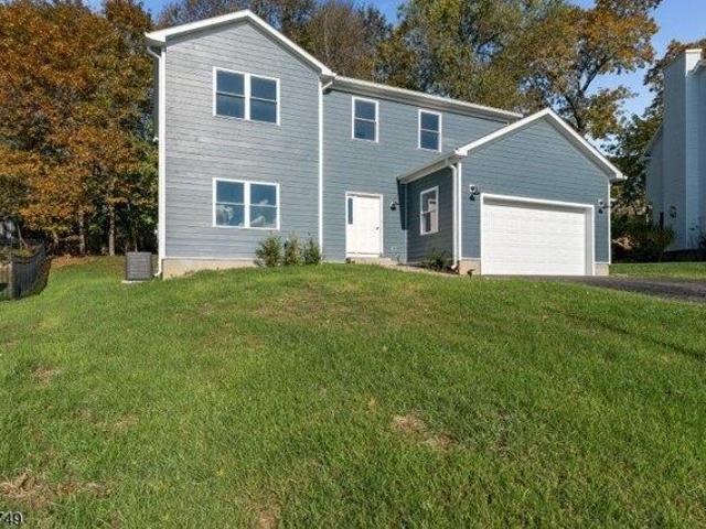 House for sale in Washington, New Jersey