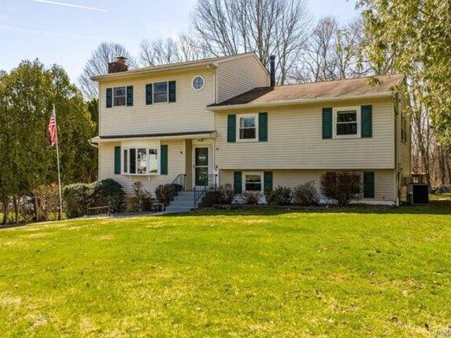 House for sale in Washingtonville, New York
